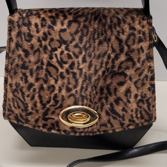 Dainty Animal Print Handbag - Picture 10 of 15